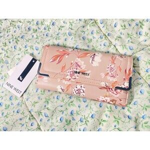Nine West Wallet Womens One Size Pink Floral Snap Closure ID Window Zip